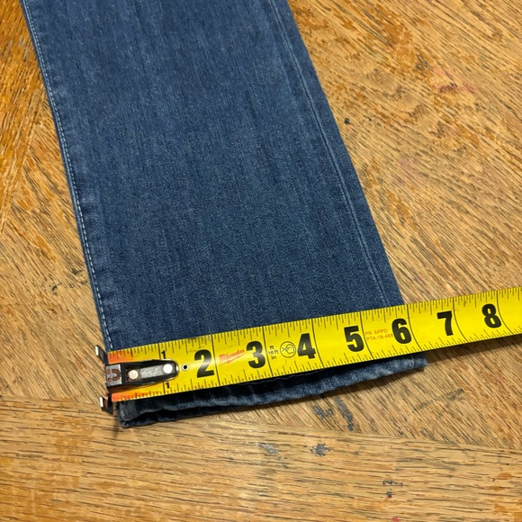 Women's True Religion Mid Rise Straight Blue Denim Jeans Size 27 - Picture 5 of 6